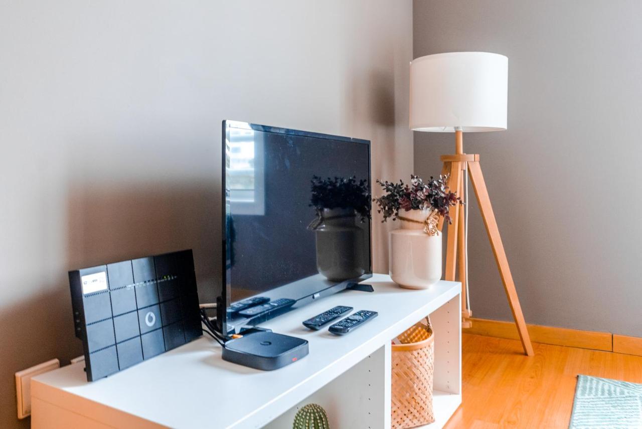 Sunny Studio In The Heart Of Lapa - 5Min Walk To Metro! Porto Exterior photo