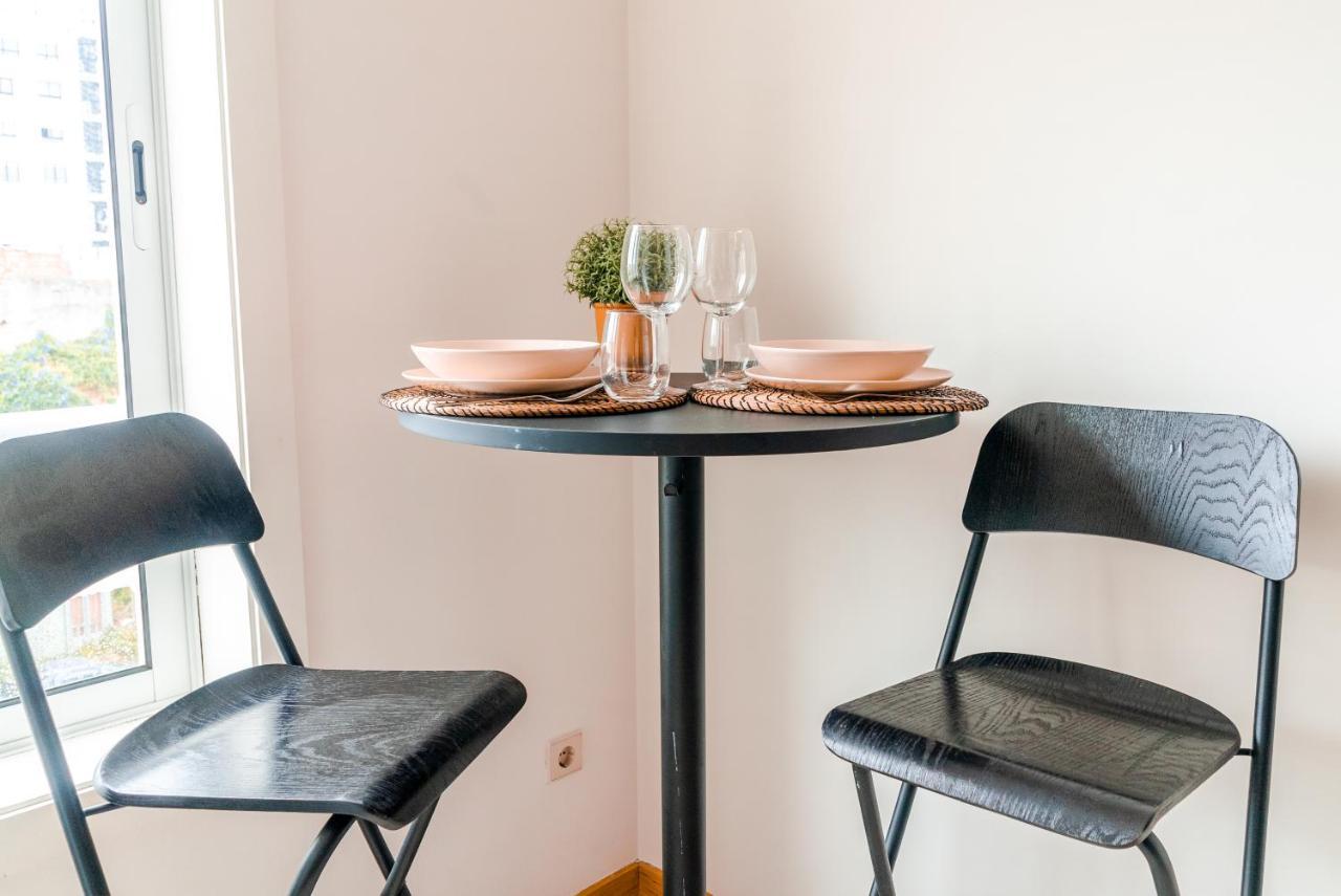 Sunny Studio In The Heart Of Lapa - 5Min Walk To Metro! Porto Exterior photo